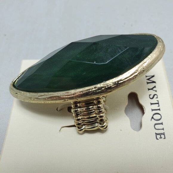 Mystique green emerald faceted gold stretch ring - Picture 2 of 6